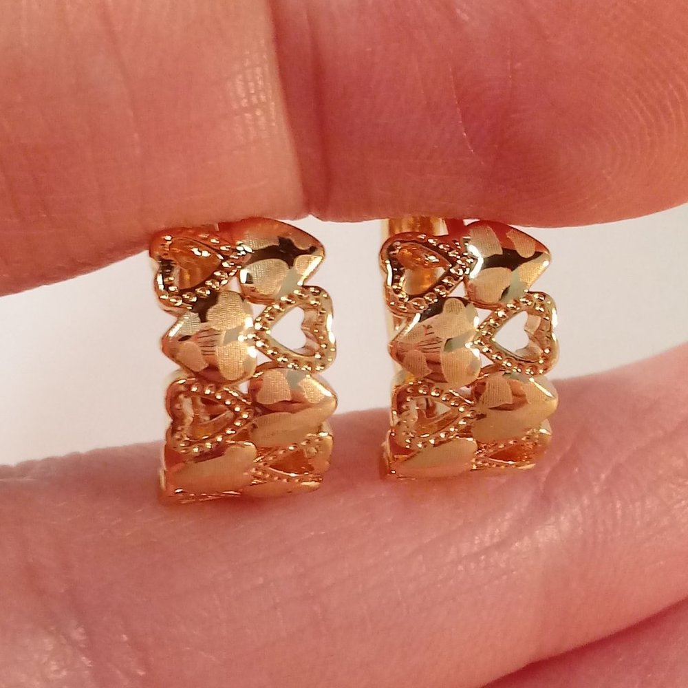 18K Yellow Gold Filled Laser Carved Heart Huggie Earrings 14mm Party Gift